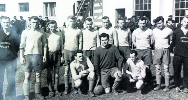Sestava Lokomotivy Louny1953.jpg